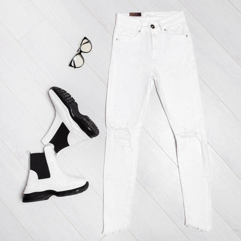 Білі вузькі джинси 675-0